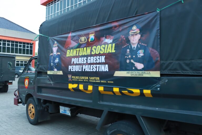 Polres Gresik Kirim Bantuan Sosial Kemanusiaan untuk Warga Palestina