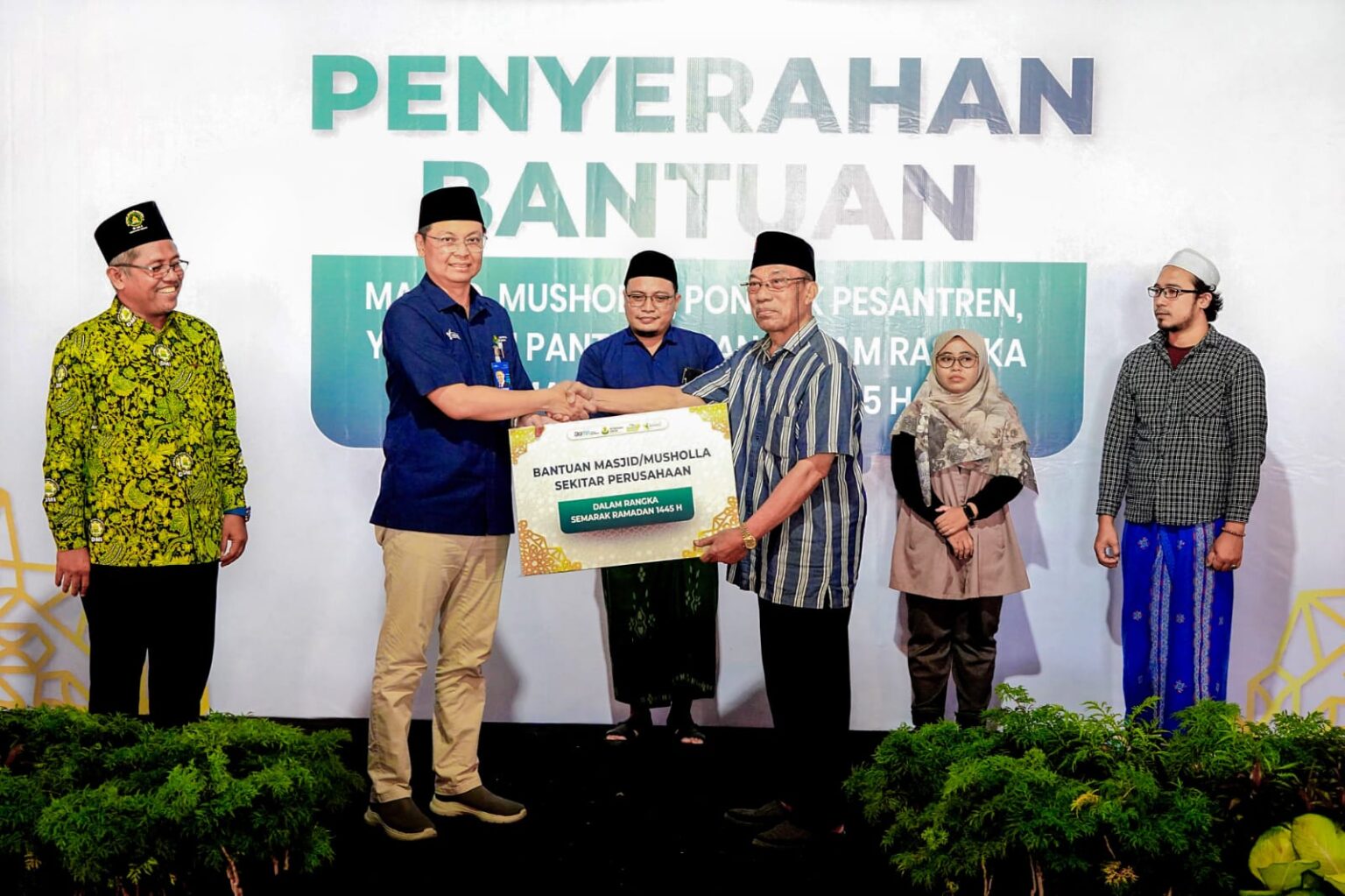 Petrokimia Gresik Bantu Ratusan Tempat Ibadah dan Lembaga Sosial
