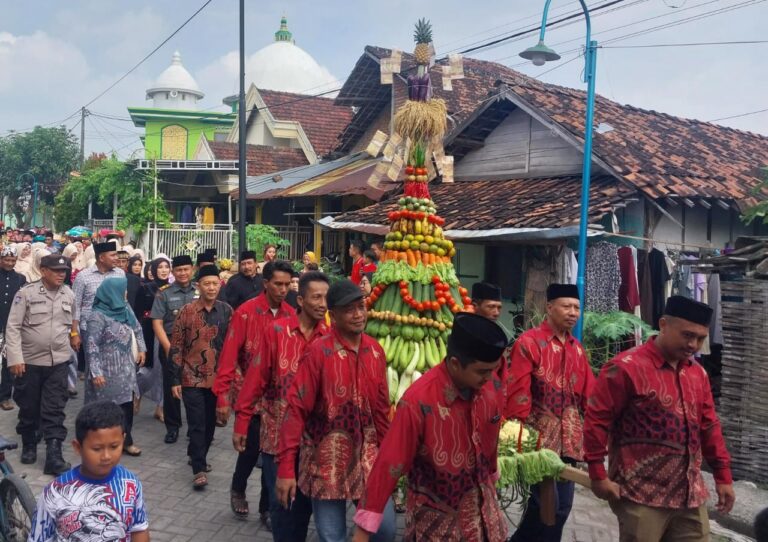 Sedekah Bumi Desa Dooro Dimeriahkan Kesenian Reog dan Wayang