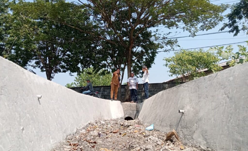 Dukung Produktifitas Pertanian Warga, Pemdes Pandu Revitalisasi Saluran Air