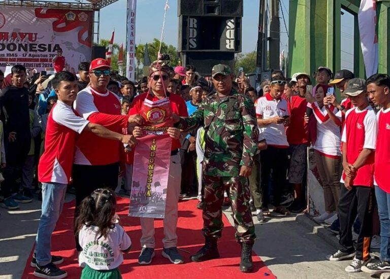 Merayakan HUT ke-79 RI, Warga Desa Kemudi Antusias Ikuti Jalan Sehat