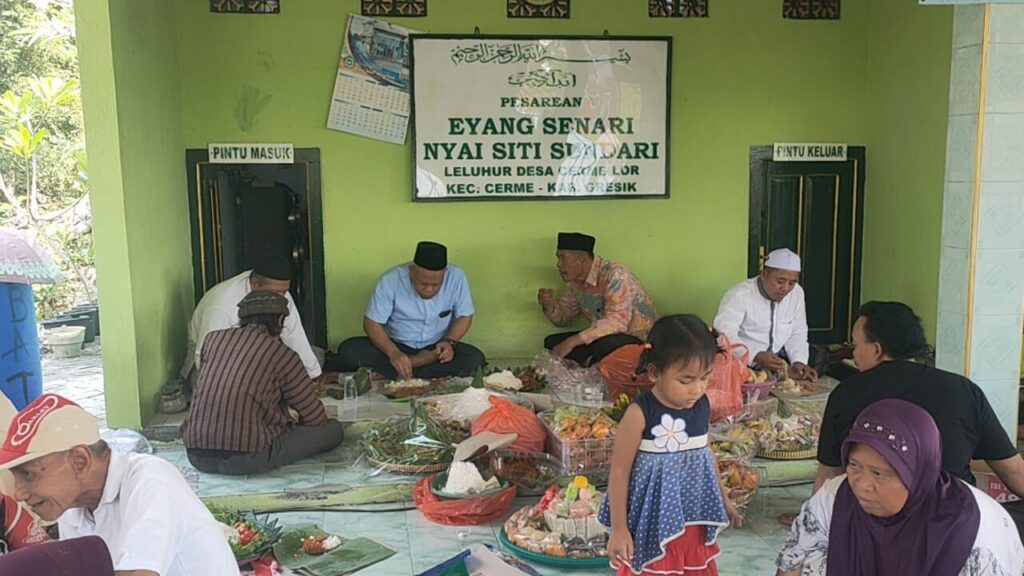 Momen HUT RI, Warga Cerme Lor Gelar Sedekah Bumi di Pesarean Eyang Senari