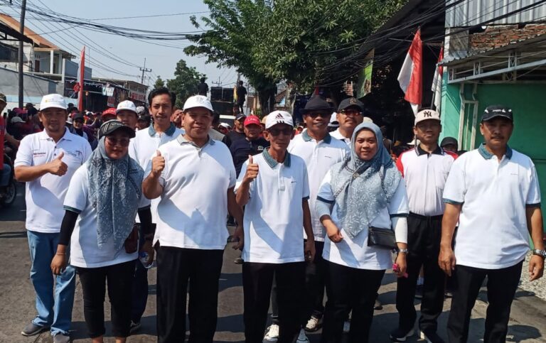 Pemdes Pelemwatu Menganti Gelar Jalan Sehat Diiringi Sound Horeg