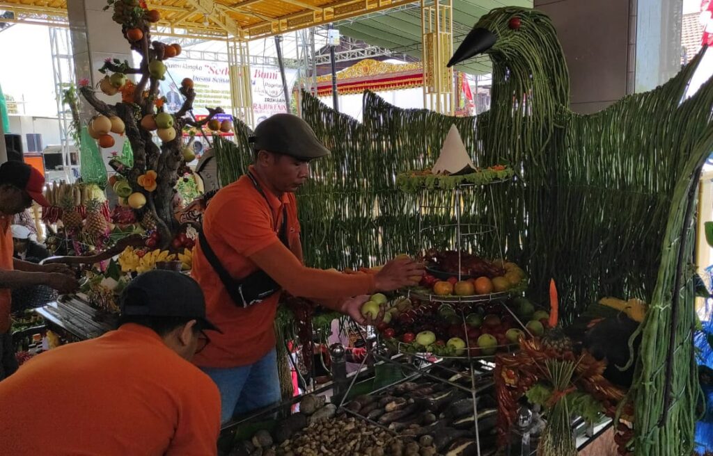 Miniatur IKN Hasil Panen Meriahkan Sedekah Bumi Desa Semampir
