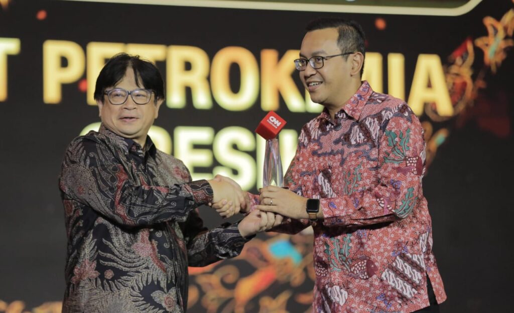 Petrokimia Gresik Dinobatkan Sebagai ‘Outstanding Agro-Industri Company’