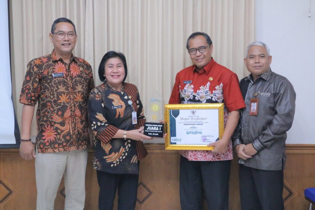 Pemkab Gresik Dapat Penghargaan Syariah Award 2024 Dari Pemprov Jatim