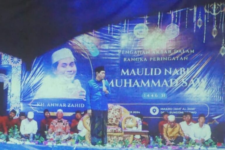 Warga Desa Sungonlegowo Terkesima Pengajian Akbar KH Anwar Zahid