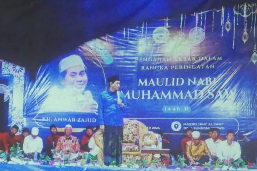 Warga Desa Sungonlegowo Terkesima Pengajian Akbar KH Anwar Zahid