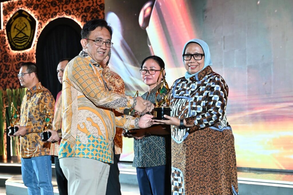 Good Mining Practice Antar SIG Panen Penghargaan Dari Kementerian ESDM