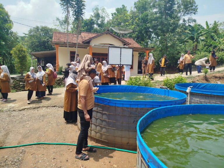 Pemdes Bunderan Lakukan Pelatihan Budidaya Ikan Lele Metode Bioflok