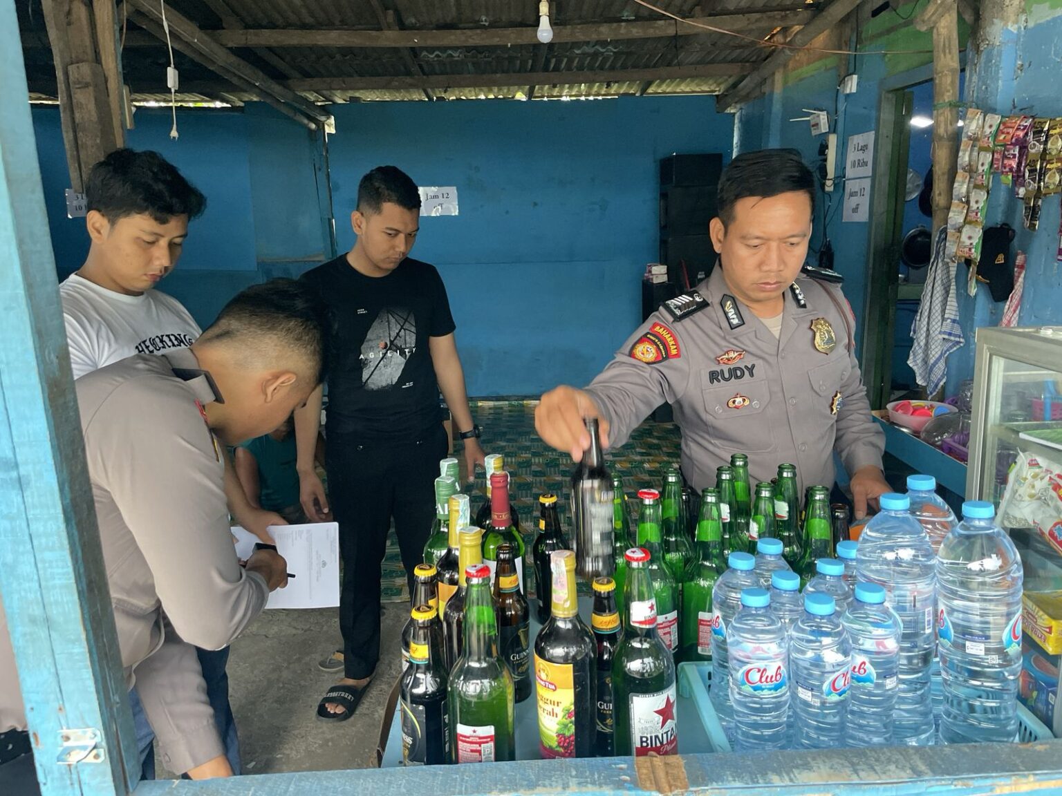 Upaya Polisi Jaga Kabupaten Gresik Dari Peredaran Miras