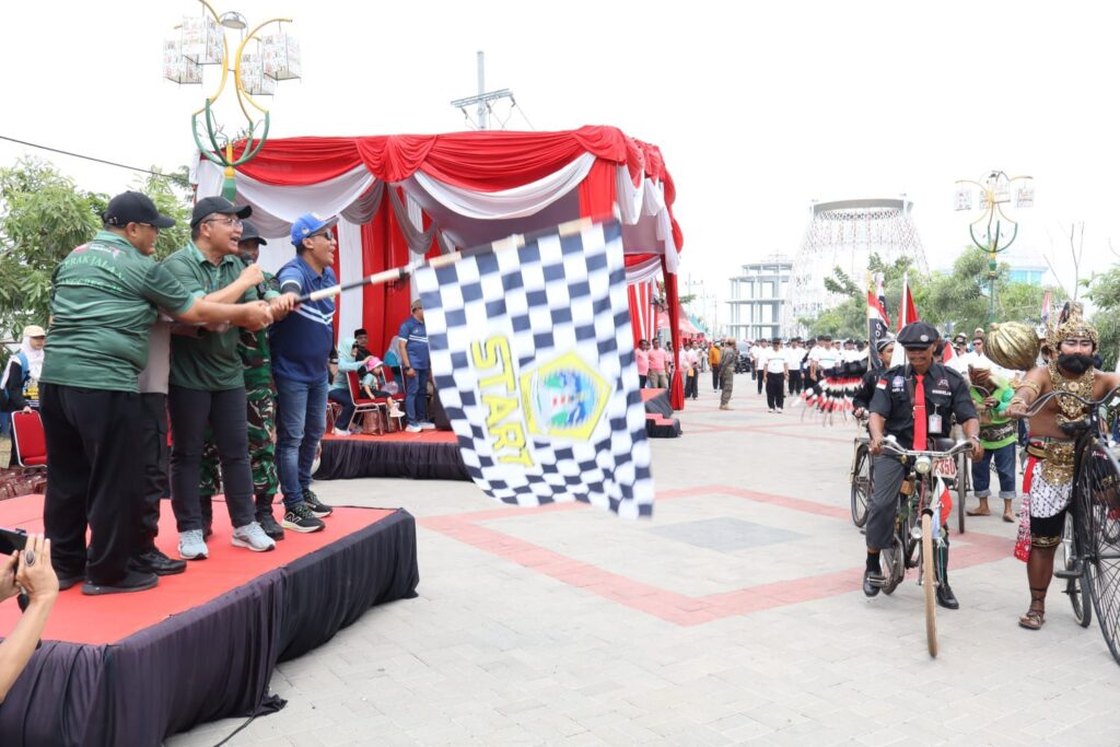 Peserta Gerak Jalan Balongpanggang-Gresik Dilepas Wakil Bupati