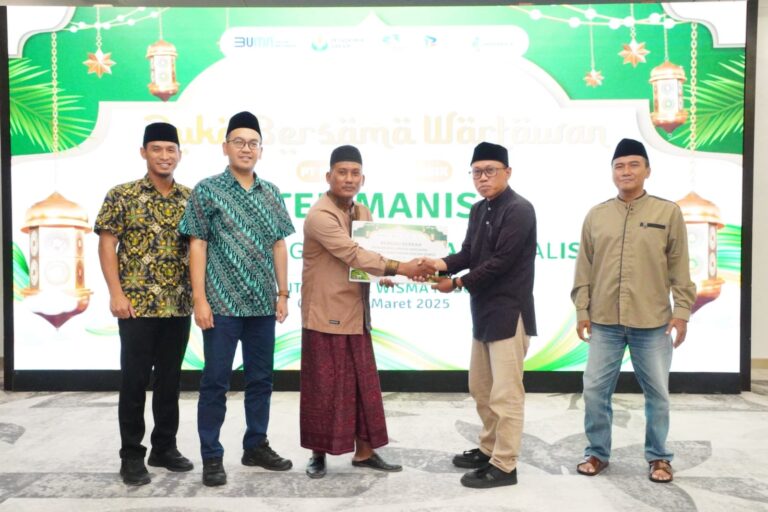 Petrokimia Gresik Beri Bantuan Untuk Ponpes Tanfidz Bareng KWG dan PWI