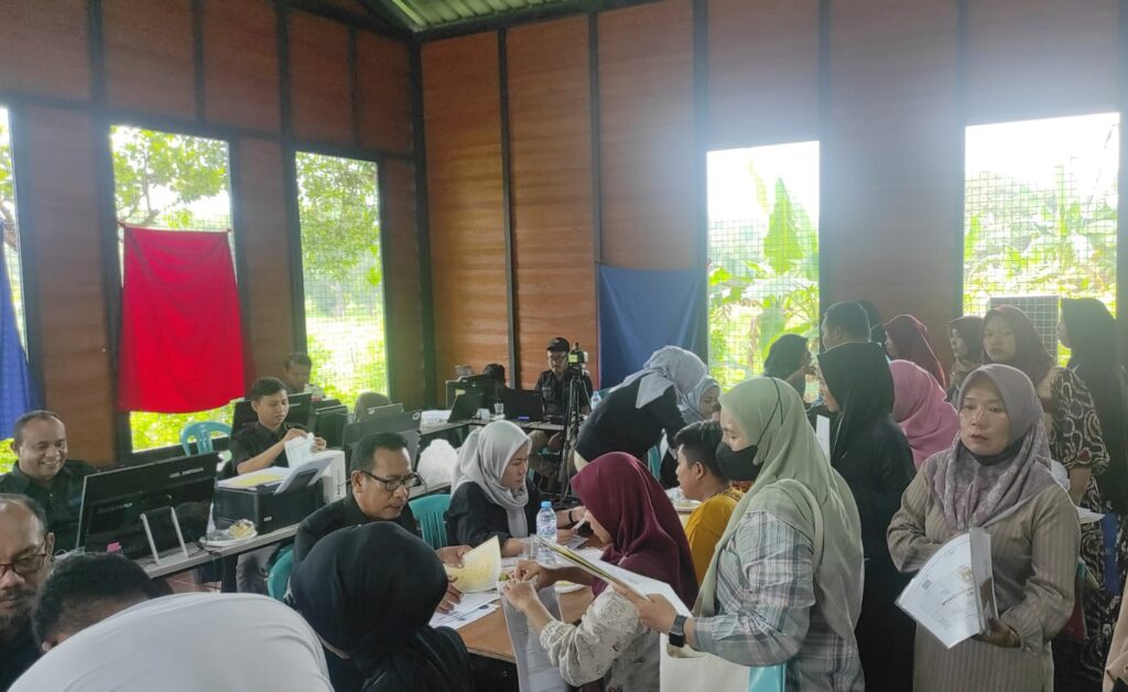 Plt Bupati dan Ketua DPRD Gresik Apresiasi Festival Nasi Krawu KWG