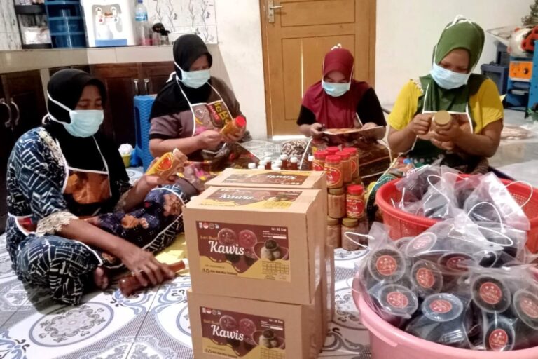 Promosikan Potensi Herbal Lokal, SIG Bawa UMKM Rembang Tembus Pasaran Nasional