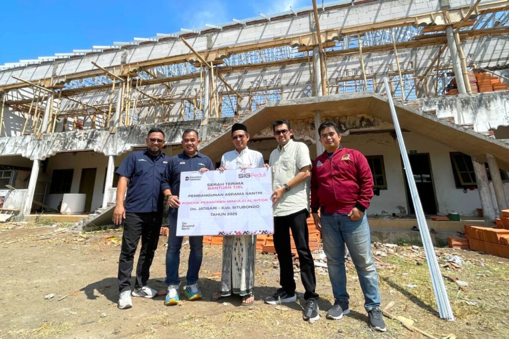 SIG Salurkan Bantuan Sarana Pendidikan dan Sosial, Untuk Santri dan Komunitas Anak Muda