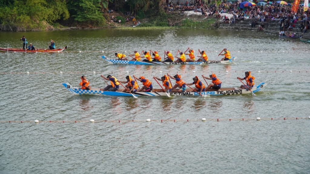Tak Hanya Lestarikan Olahraga Tradisional, Festival Dayung Tejoasri Jadi Pemantik Potensi Pariwisata