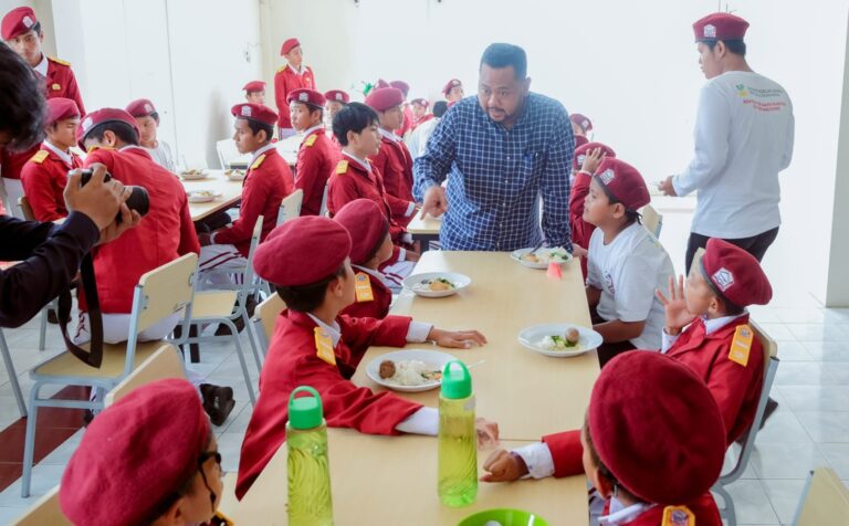 Bersama Sekjen Kemensos, Bupati Gresik Visitasi ke Sekolah Rakyat Terintegrasi 45 Semarang
