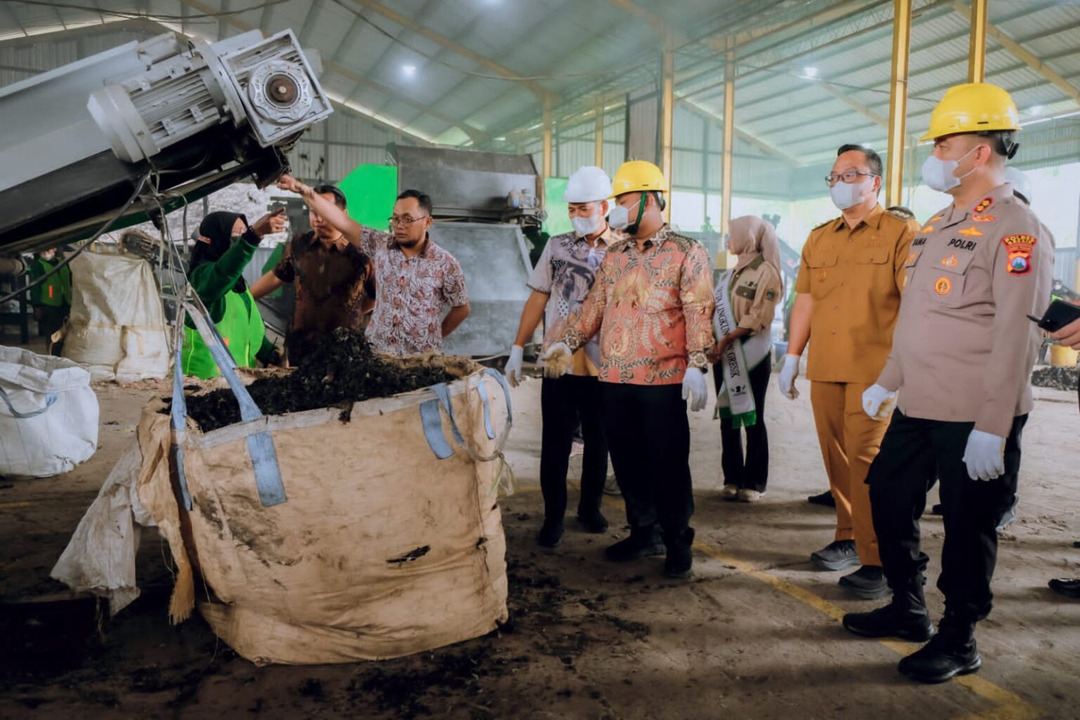 Solusi Mengatasi Permasalahan Sampah, Bupati Gresik Resmikan Operasional Landfill Mining