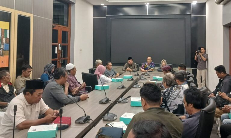 Prihatin Nasib Ratusan Buruh Outsoursching yang Dirumahkan, DPRD Gresik Kawal Janji PT KAS