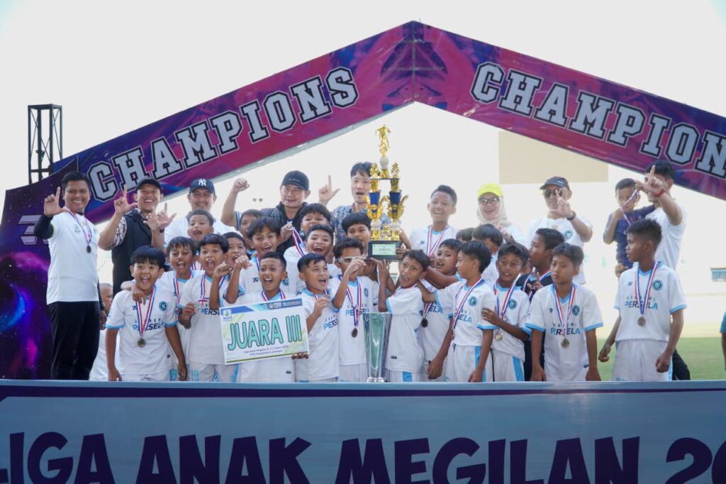 Kemendung Football Academy Lamongan Raih 2 Piala Liga Anak Megilan 2026