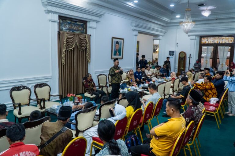 Pemkab Gresik Kembali Bantu Kepulangan Anak Pekerja Migran Indonesia dari Malaysia
