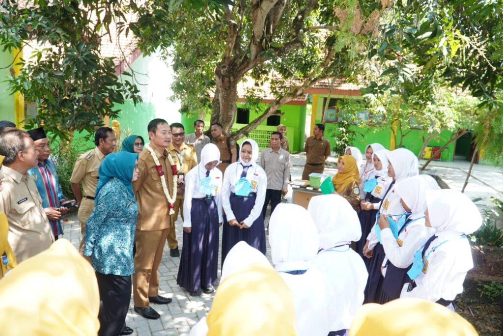 Bupati Pastikan MPLS di Lamongan Berlangsung Aman dan Bebas Bullying