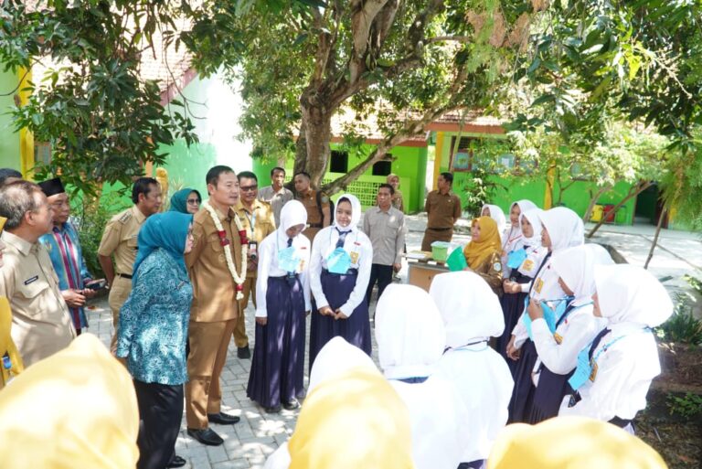 Bupati Pastikan MPLS di Lamongan Berlangsung Aman dan Bebas Bullying