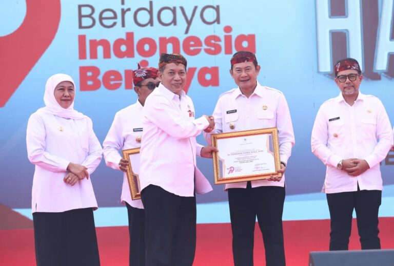 Penghargaan Pembina Koperasi Andalan Jawa Timur 2026 Berhasil Diraih Bupati Lamongan