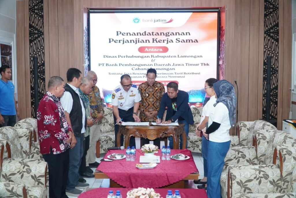 Gandeng Bank Jatim, Dishub Lamongan Bersiap Terapkan Pembayaran Retribusi Parkir Nontunai