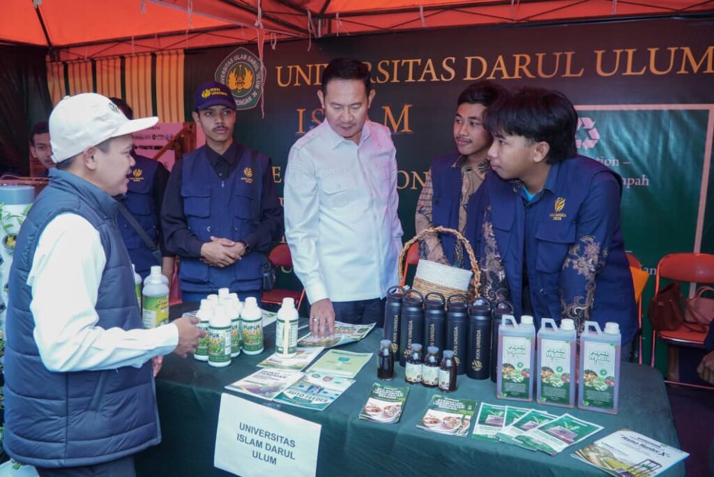 Terkesan Inovasi Biopori Mahasiswa KKN, Pak Yes Ingin Menerapkan di Kabupaten Lamongan