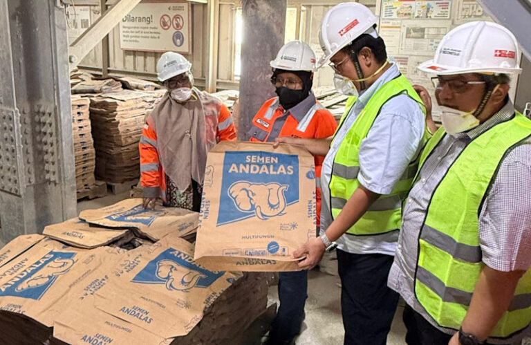 Direktur Operasi SIG Tinjau Langsung Optimalisasi Produksi dan Distribusi Semen