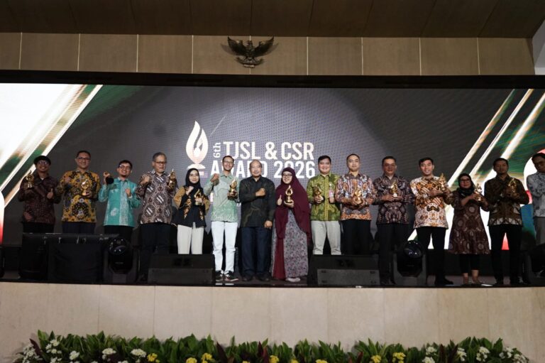 Bukti Program TJSL Hadirkan Inovasi, Petrokimia Gresik Mendapat Penghargaan