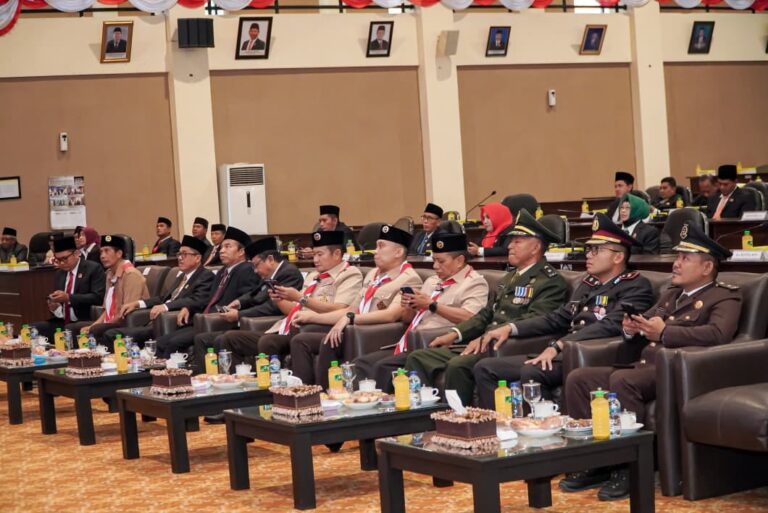 Bupati Bersama Jajaran Forkopimda Lamongan Simak Pidato Kenegaraan Presiden Prabowo