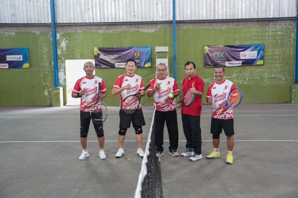Memeriahkan HUT ke-81 Kemerdekaan RI, Bupati Lamongan Buka Kejuaraan Tenis