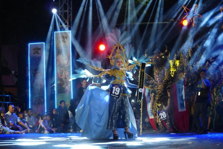 Masyarakat Antusias Menyambut Gelaran Lamongan Night Carnival Tahun Kedua