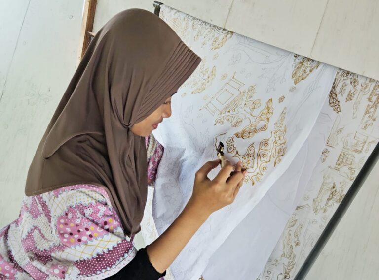 Berkat Pendampingan Petrokimia Gresik, Batik Bangsawan Kini Menjangkau Pasaran Internasional