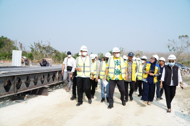Bupati Lamongan Jelaskan Pentingnya Keberadaan TPST