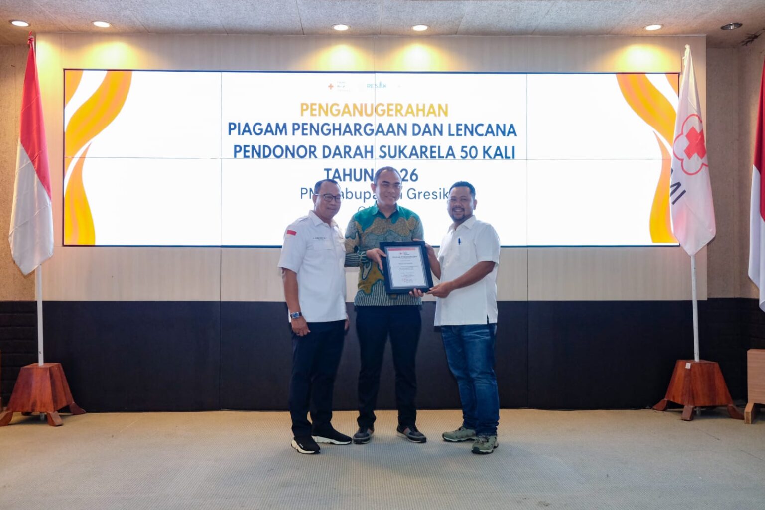 PMI Bersama Pemkab Gresik Beri Apresiasi kepada Pendonor Sebanyak 50 Kali