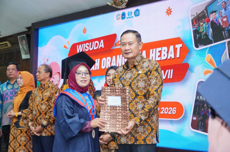 Orang Tua Lulusan SOTH di Lamongan Diharapkan Agar Terapkan Pola Asuh Sesuai Ilmu yang Didapat